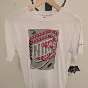 NWT Boy's Nike T-shirt